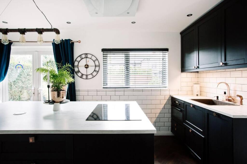 Modern & Stylish Home In The Heart Of เบลฟาสต์ ภายนอก รูปภาพ